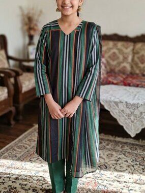 Women's Lulusar Stylish Striped Tunic - Long Kurti Style - Size L - New with Tag